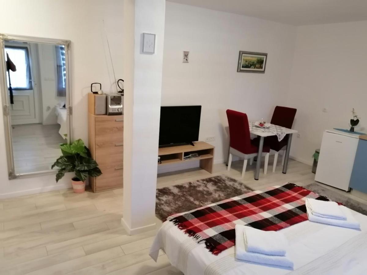 Flash Apartment ชิเบนิก ภายนอก รูปภาพ