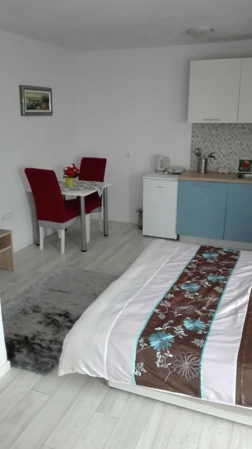 Flash Apartment ชิเบนิก ภายนอก รูปภาพ